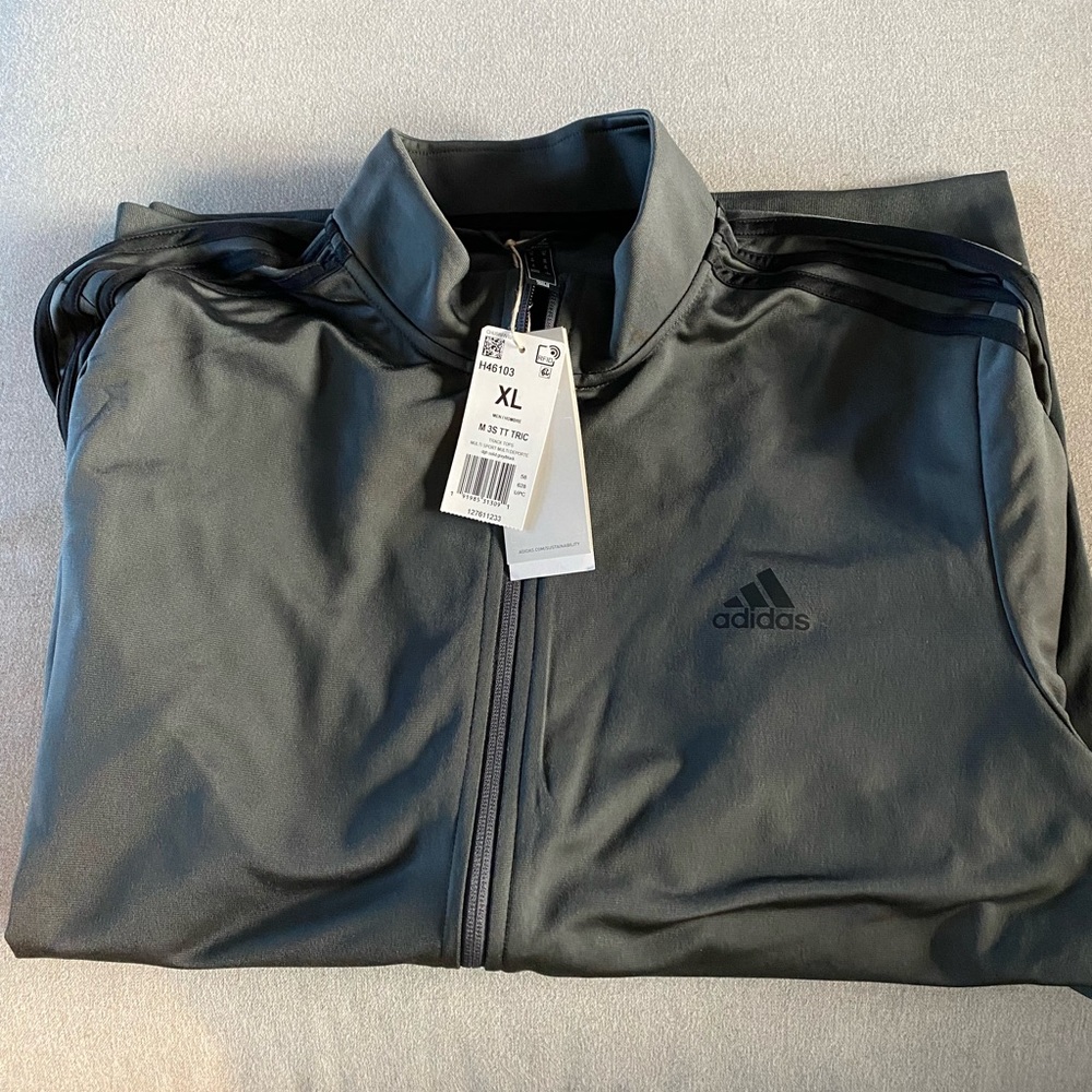 Adidas NWT XL zip up